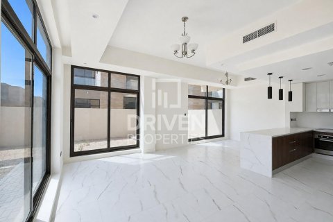 Townhouse de 4 chambres à District 11, UAE No. 221456