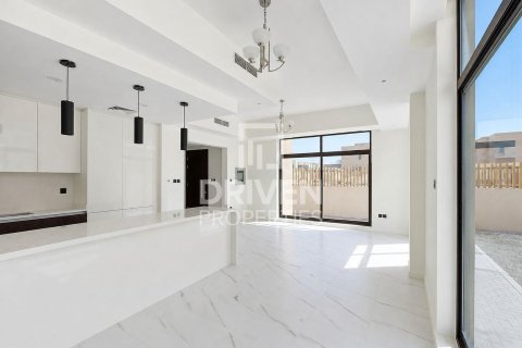 Townhouse de 4 chambres à District 11, UAE No. 221456 4