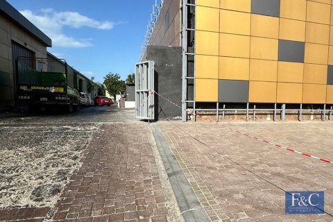 362m² Warehouse in Al Quoz Industrial Area, UAE No. 153822
