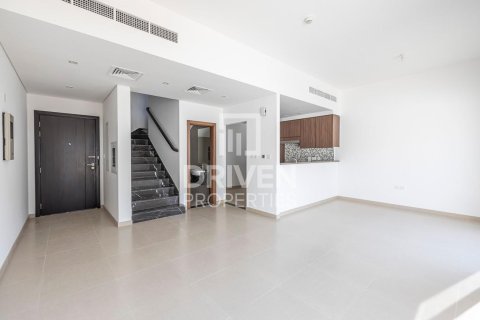 Townhouse de 3 dormitorios en Arabella Townhouses, UAE No. 214864 5