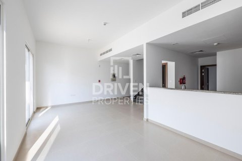 Townhouse de 3 dormitorios en Arabella Townhouses, UAE No. 214864 4