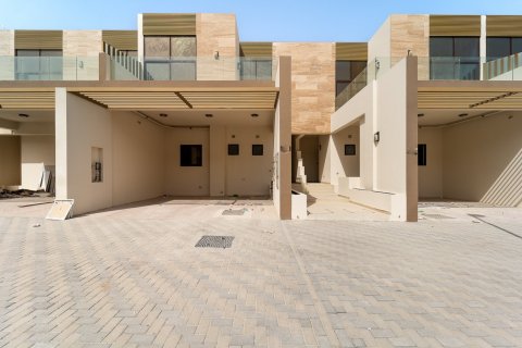 4 bedrooms Townhouse in Nadd Al Sheba, UAE No. 158101