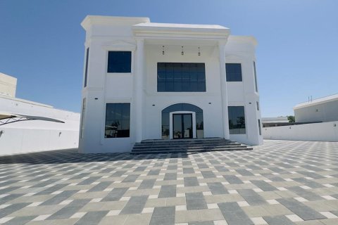 4 bedrooms Villa in Al Barsha, UAE No. 197007