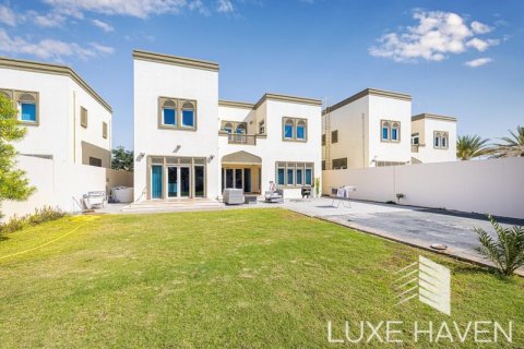 Villa de 3 dormitorios en Regional, UAE No. 48708