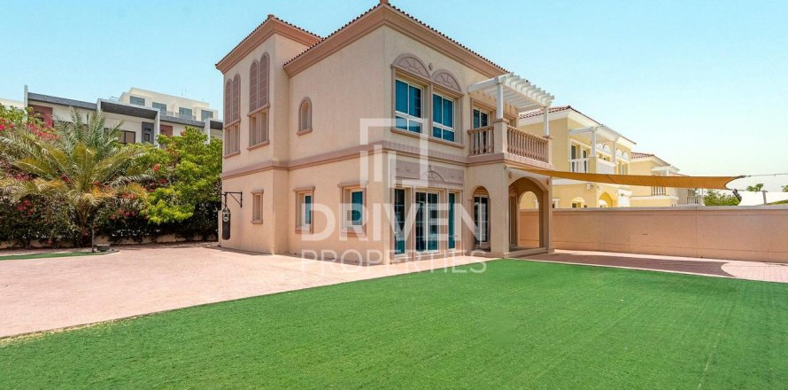 Villa de 3 dormitorios en Jumeirah Village Triangle, UAE No. 221503