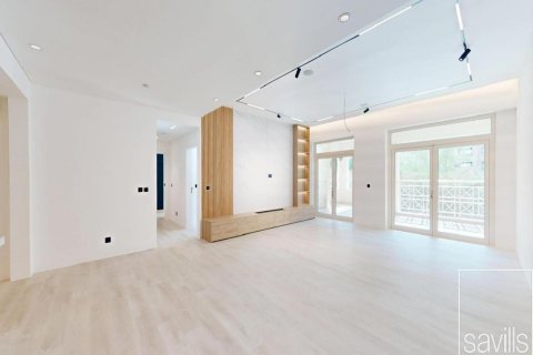Apartment de 2 dormitorios en Shoreline Apartments, UAE No. 203742 3