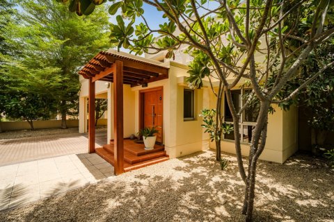 3 bedrooms Villa in Dubai, UAE No. 183481 20