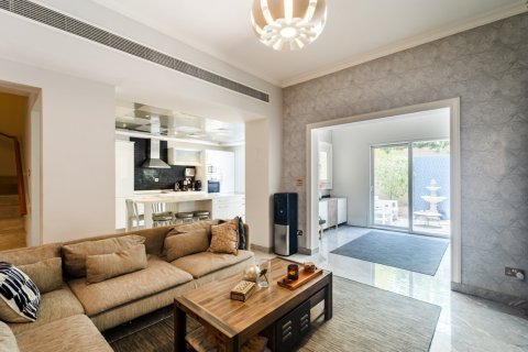 3 bedrooms Villa in Dubai, UAE No. 183481 11