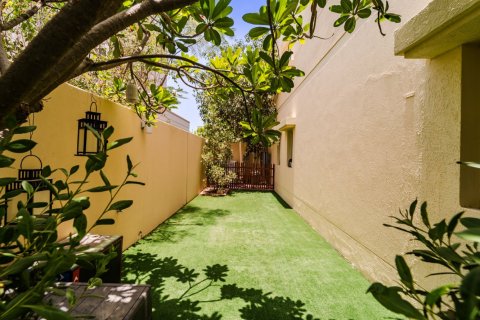 3 bedrooms Villa in Dubai, UAE No. 183481 17