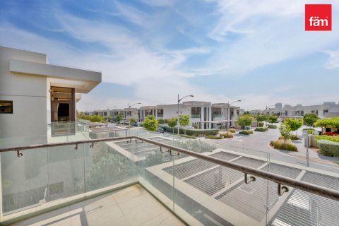 3 bedrooms Townhouse in Dubai, UAE No. 200351