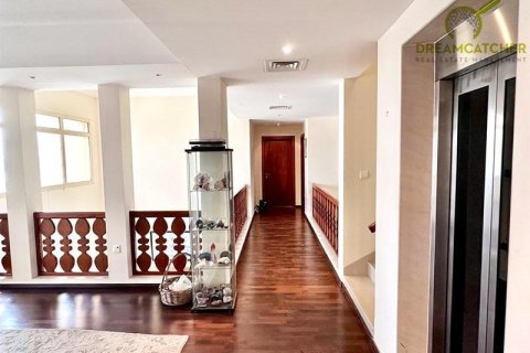 Вилла с 5 спальнями в Al Hamra Village, ОАЭ №20217 6