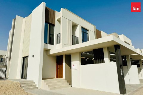 Villa de 4 chambres à Dubai, UAE No. 216990