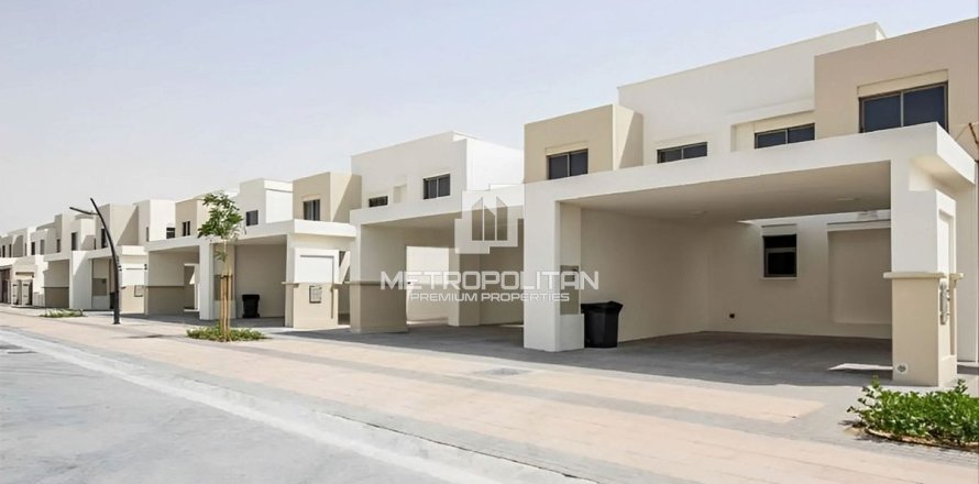 Townhouse de 3 dormitorios en Town Square, UAE No. 129978