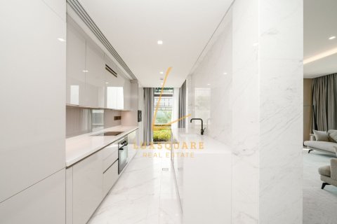 4 bedrooms Apartment in Dubai, UAE No. 222039 6