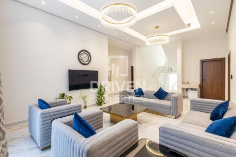 5 bedrooms Villa in Nad Al Sheba 1, UAE No. 212568 9