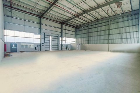 Warehouse de 3029.9m² à Dubai, UAE No. 24429 4