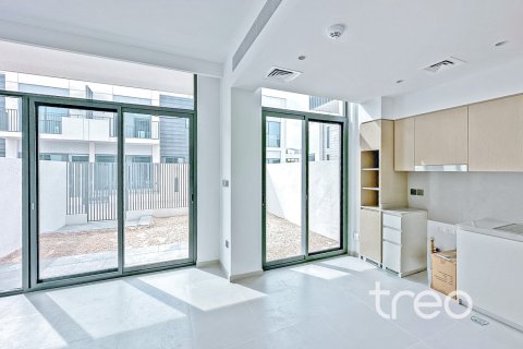 3 bedrooms Townhouse in Joy, UAE No. 220943 3