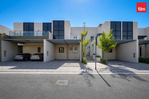 Villa de 3 dormitorios en Dubai, UAE No. 223784 4