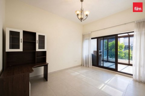 Villa de 3 dormitorios en Dubai, UAE No. 223784 8