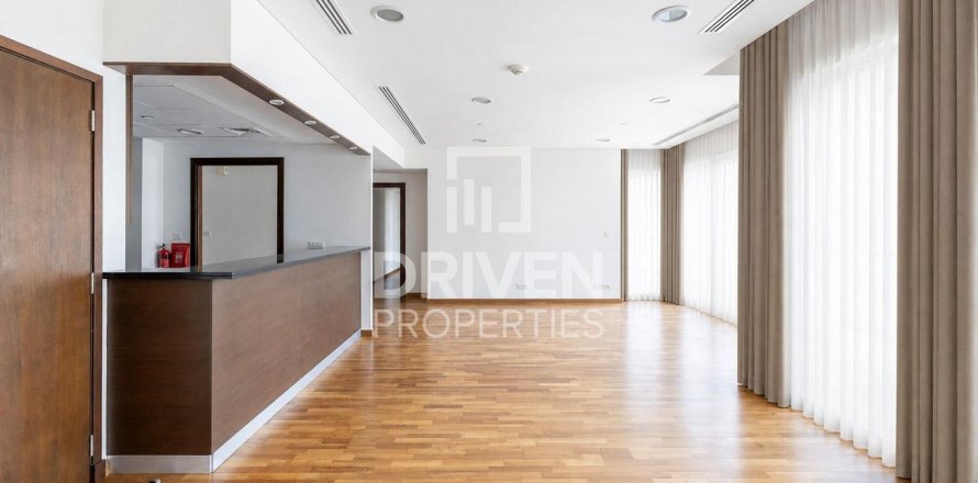 Apartment de 3 dormitorios en DIFC, UAE No. 223337