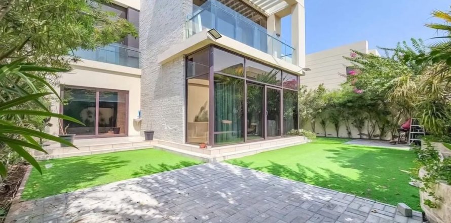 Villa de 5 dormitorios en Dubai, UAE No. 187833