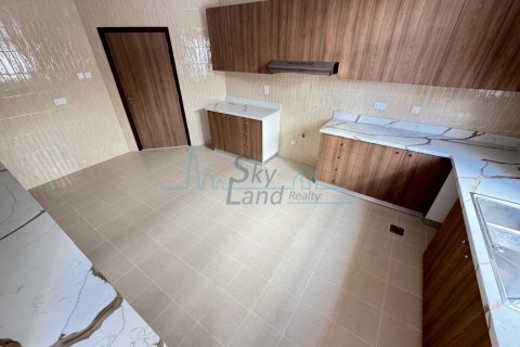 Villa de 4 dormitorios en Umm Suqeim, UAE No. 127106 11