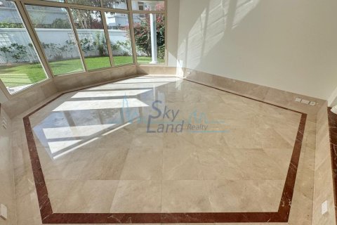 Villa de 4 dormitorios en Umm Suqeim, UAE No. 127106 6