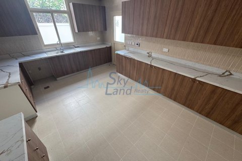 Villa de 4 dormitorios en Umm Suqeim, UAE No. 127106 8