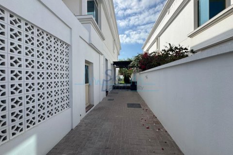 Villa de 4 dormitorios en Umm Suqeim, UAE No. 127106 20