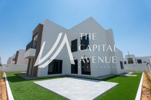5 bedrooms Villa in Al Shamkha, UAE No. 221795 3
