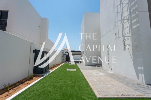 5 bedrooms Villa in Al Shamkha, UAE No. 221795 8
