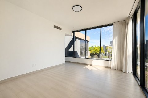 Villa de 5 dormitorios en Tilal City, UAE No. 215257 9