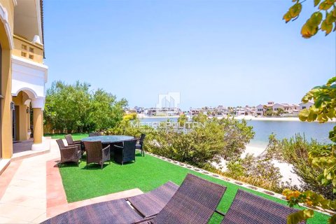 4 bedrooms Villa in Garden Homes, UAE No. 128341