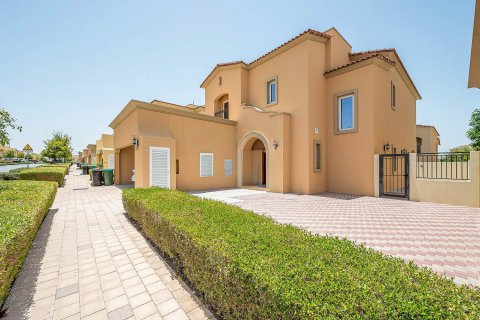 Villa de 4 chambres à Dubai Land, UAE No. 197810