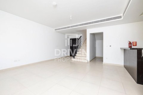 Townhouse de 3 dormitorios en Casa Viva, UAE No. 215155 3