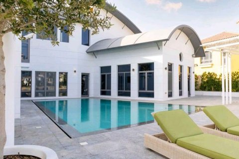6 bedrooms Villa in Signature Villas, UAE No. 8402 17