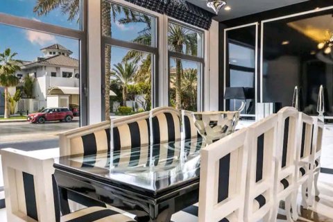 6 bedrooms Villa in Signature Villas, UAE No. 8402 14