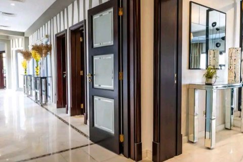 6 bedrooms Villa in Signature Villas, UAE No. 8402 16
