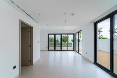 Villa de 4 dormitorios en Dubai Sports City, UAE No. 205760 3