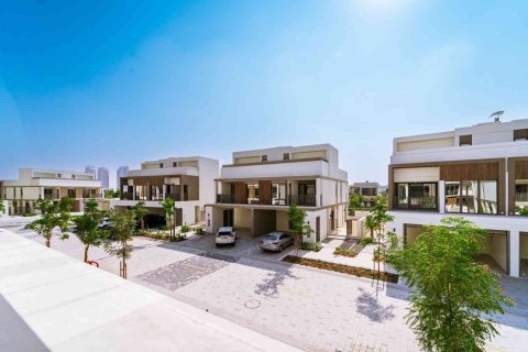 Villa de 4 dormitorios en Dubai Sports City, UAE No. 205760 24