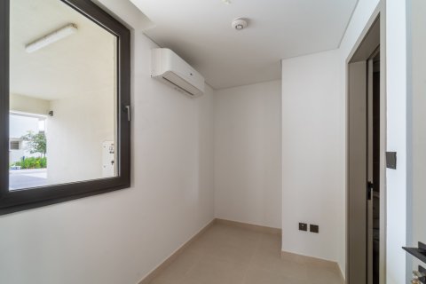 Villa de 4 dormitorios en Dubai Sports City, UAE No. 205760 11