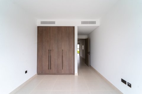 Villa de 4 dormitorios en Dubai Sports City, UAE No. 205760 16