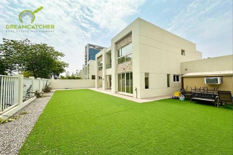 Вилла с 4 спальнями в Mina Al Arab, ОАЭ №34211 28