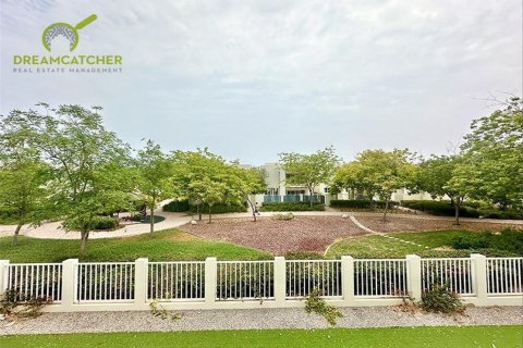 Вилла с 4 спальнями в Mina Al Arab, ОАЭ №34211 29