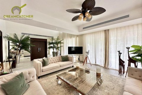 Вилла с 4 спальнями в Mina Al Arab, ОАЭ №34211 7