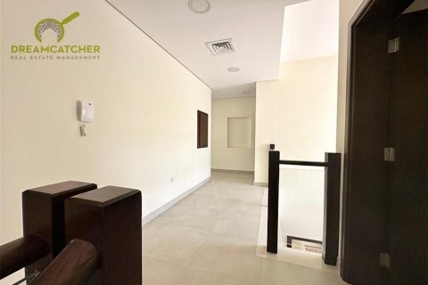 Вилла с 4 спальнями в Mina Al Arab, ОАЭ №34211 24