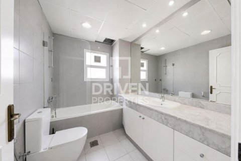 Villa de 5 dormitorios en Jumeirah, UAE No. 221412 26