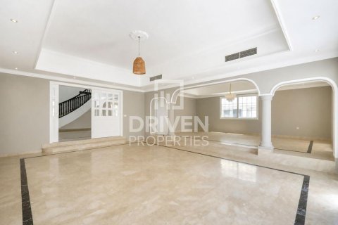 Villa de 5 dormitorios en Jumeirah, UAE No. 221412 3