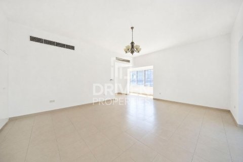 Villa de 5 dormitorios en Jumeirah, UAE No. 221412 16
