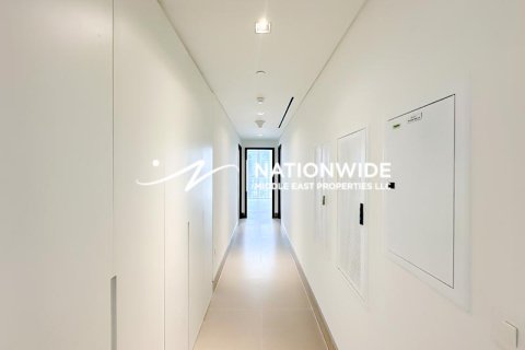 Apartment de 3 dormitorios en Abu Dhabi, UAE No. 125836 7